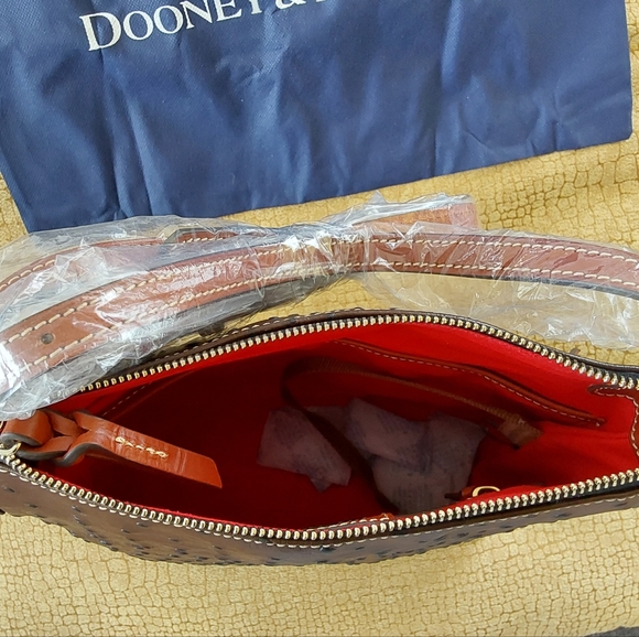 NWT Dooney and Bourke Ostrich Shoulder bad with dust bag - Picture 3 of 5
